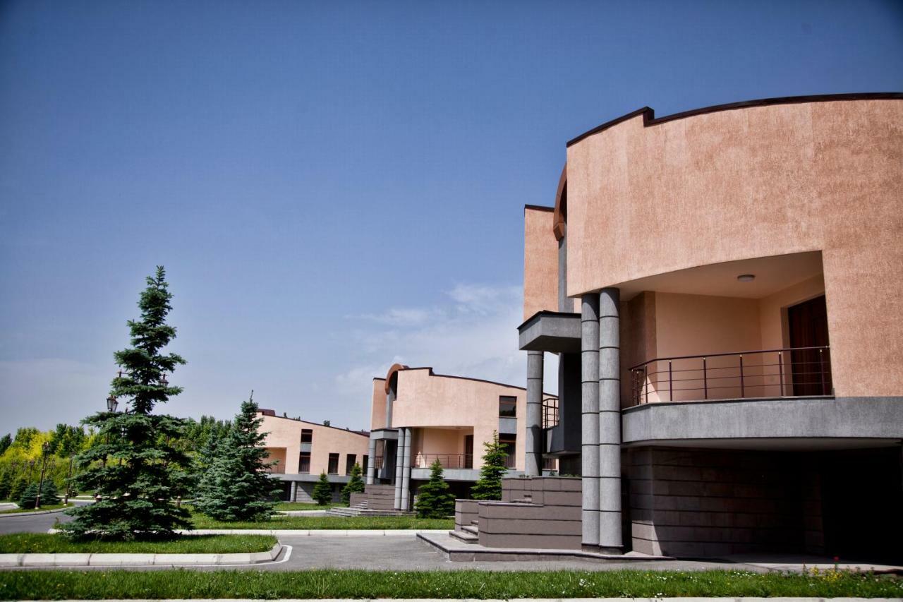 Multi Grand Pharaon Hotel Ptghni Екстер'єр фото